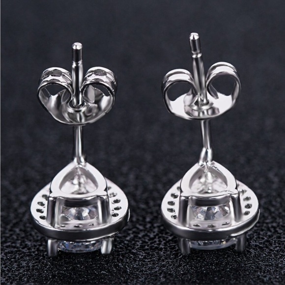 New Delicate Water Drop Diamond Beautiful Pear Stud Earrings for Women - Picture 5 of 8